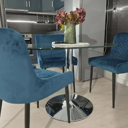 Apartment Chic Near Therme And Airport