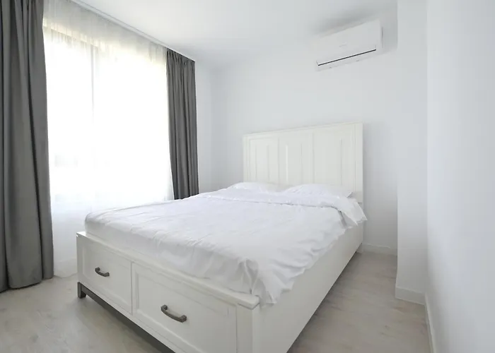 Chic Near Therme And Airport